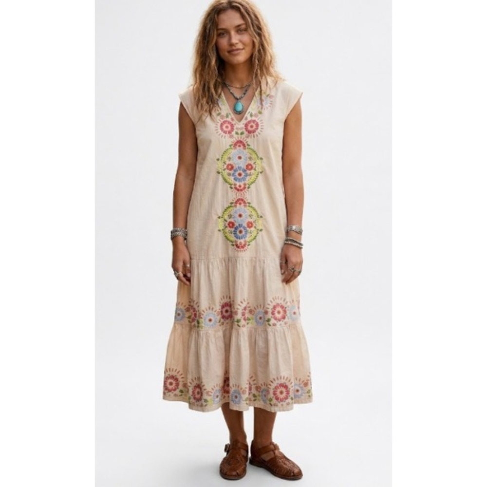 Sendero maxi dress Medium Ivory multicolor embroidered floral emilia dress